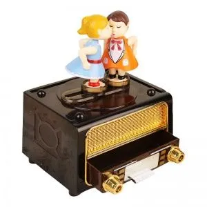 Музыкальная шкатулка заводная Ретро радиоприемник. Материал - АБС пластик.