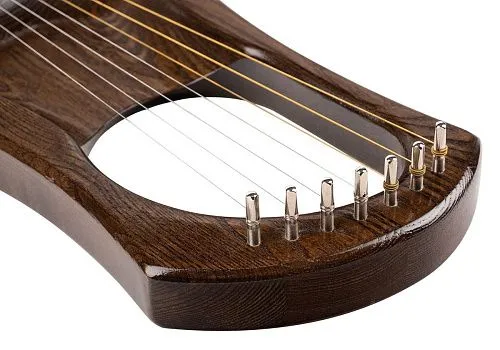 Мозеръ LH-7S Лира 7-струнная, из массива ясеня, с чехлом.
