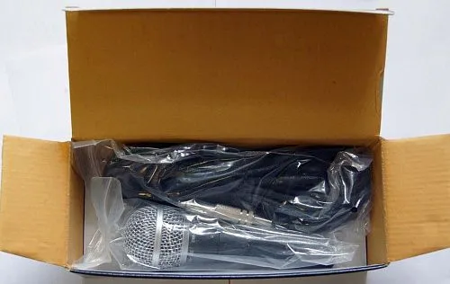 Leem DM-302 Вокальный динамический микрофон проводной.