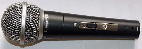 Leem DM-302 Вокальный динамический микрофон проводной.